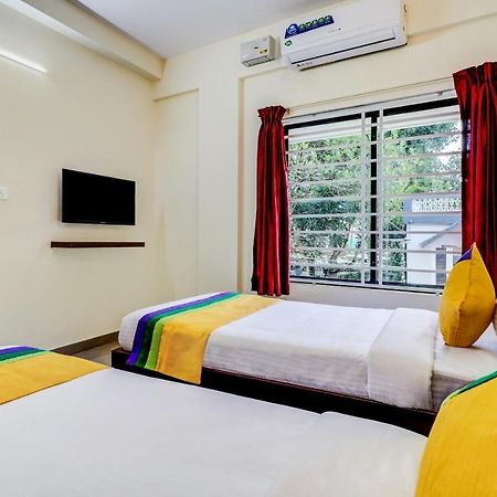 Itsy Hotels Rain Tulsi Stayz, Palarivattom Junction Kochi Exterior foto