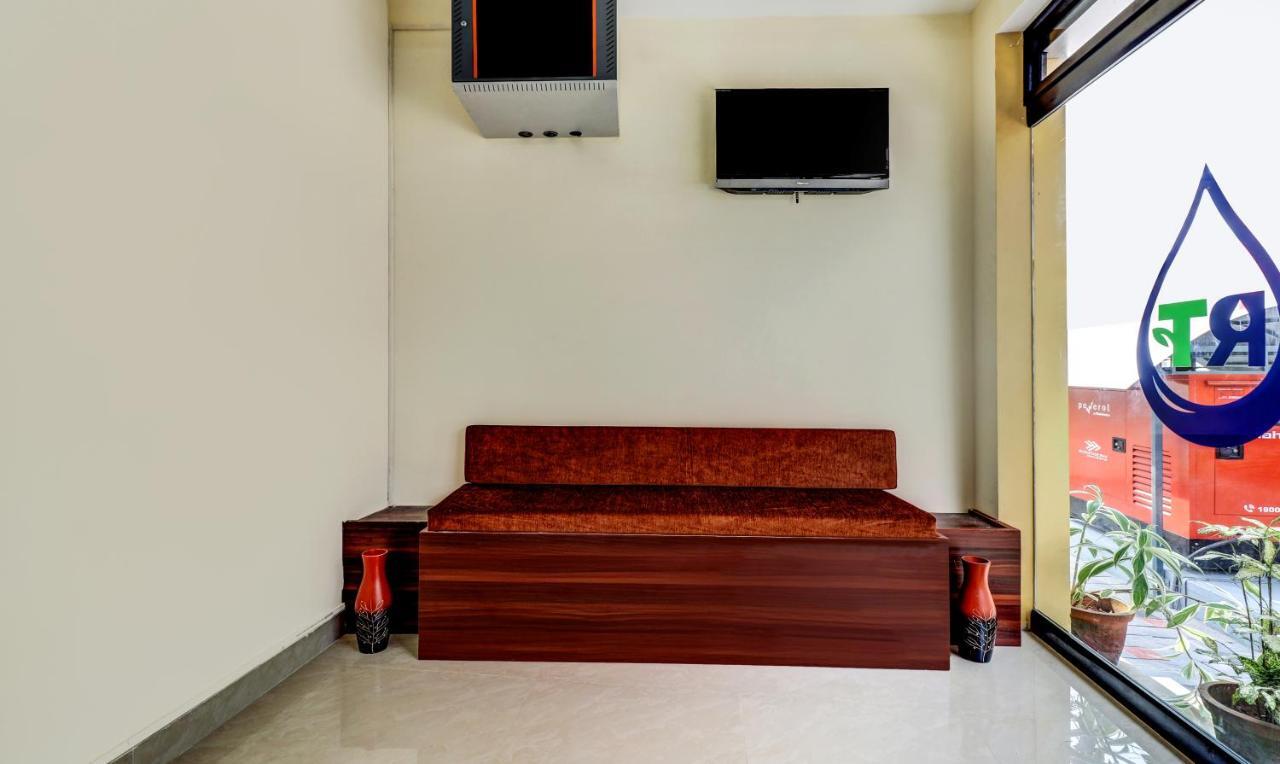 Itsy Hotels Rain Tulsi Stayz, Palarivattom Junction Kochi Exterior foto